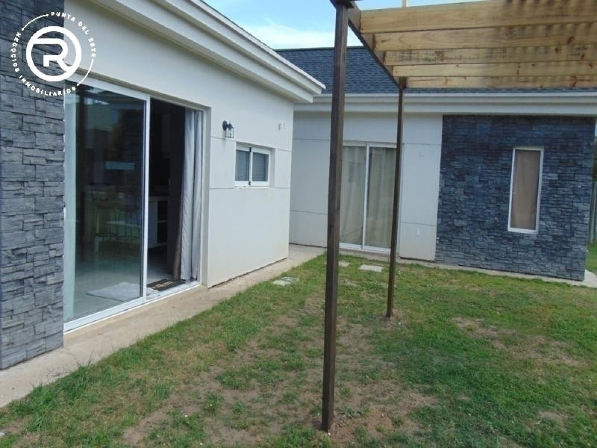 Casa a estrenar en Manantiales