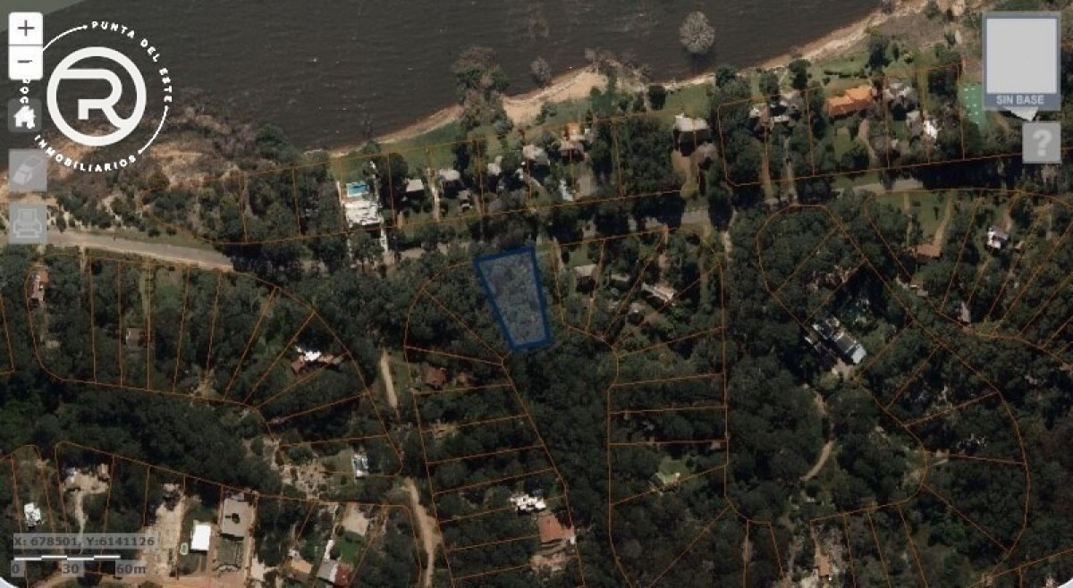 Importante esquinero venta , club del lago.de 1234 m2.