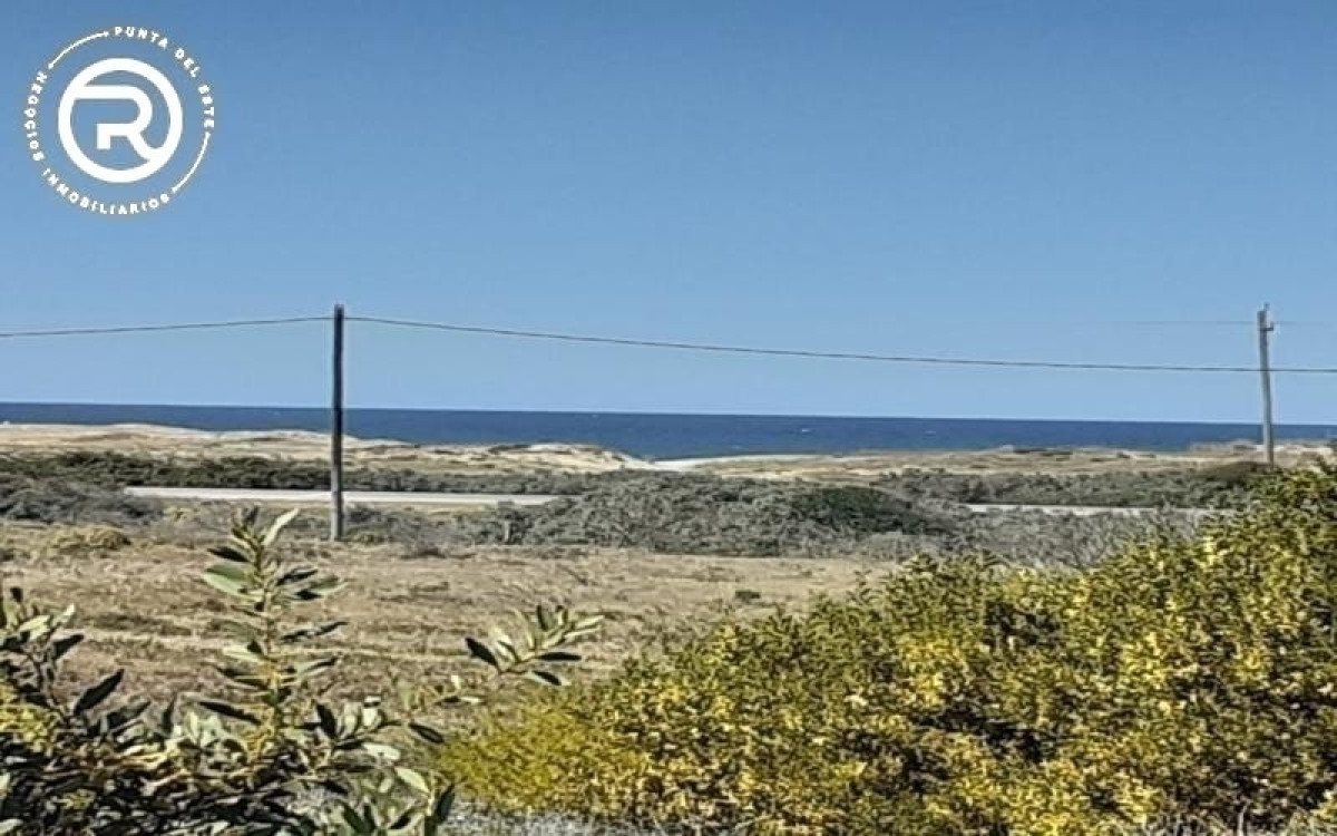 Se venden tres terrenos con vista al mar en Balneario Buenos Aires