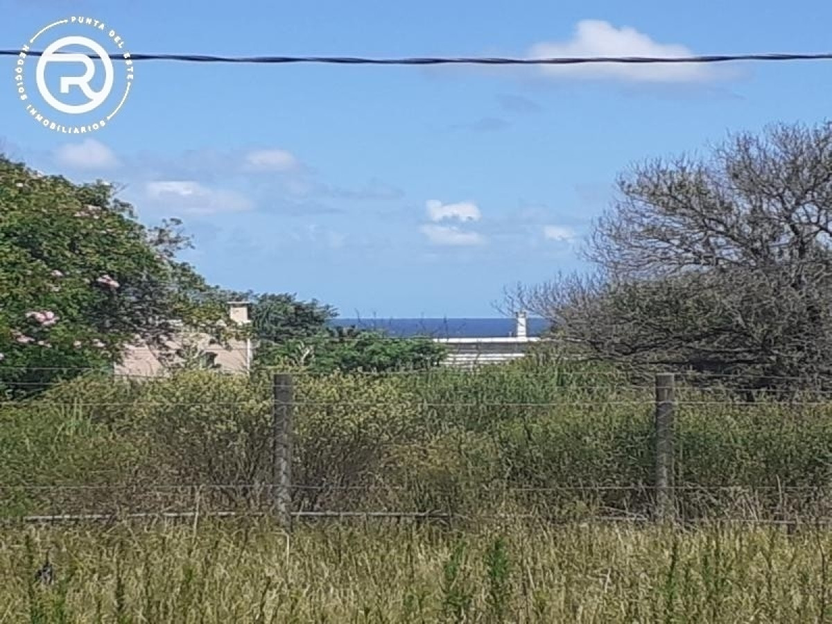 Terreno con vista al mar, excelente inversión.