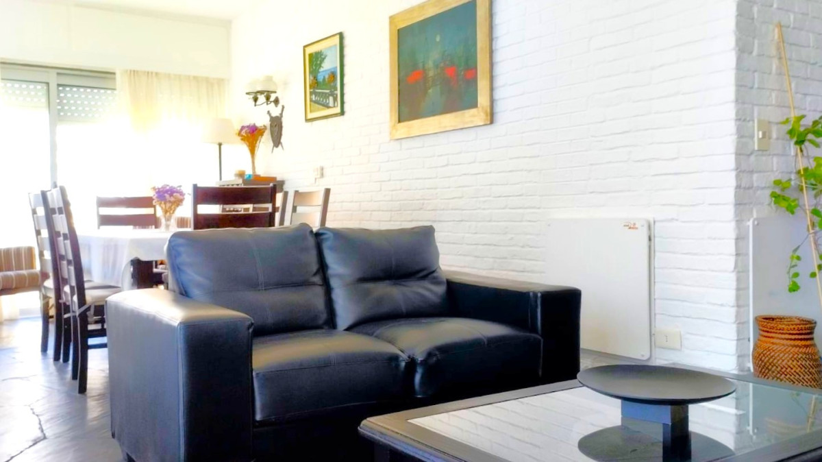 Apartamento de 2 Dorm con Balcon y cochera en Aidy Grill - Punta del Este