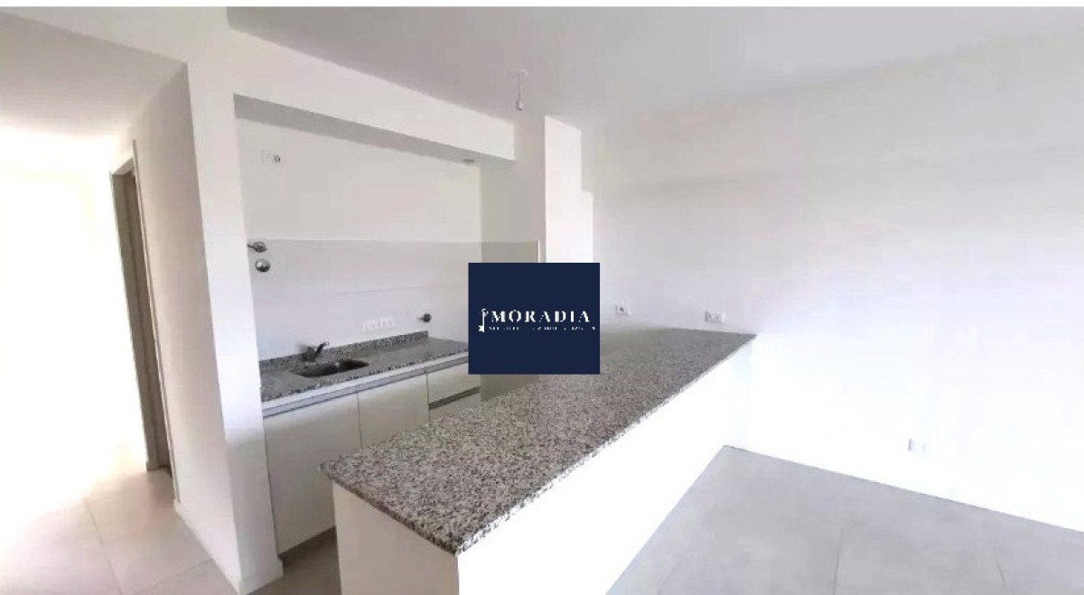 EN VENTA 1 Dormitorios con estacionamiento y terraza Maldonado Centro