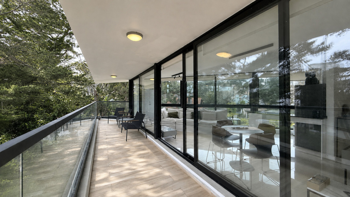 DEPARTAMENTO 2 DORMITORIOS + TERRAZA CON PARRILLERO - PUNTA DEL ESTE 