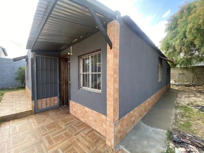 Se alquila casa de 2 dormitorio en SalinasNorte