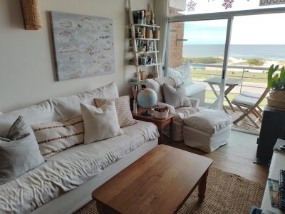 Apartamento en Venta Frente al Mar - Brava - 2 Dormitorios - Punta del Este 