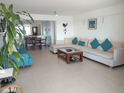 Apartamento de 3 dormitorios en venta - Zona península 