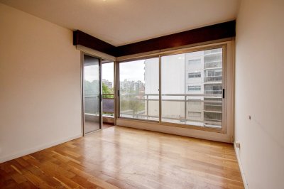 Venta apartamento 3 dormitorios, garaje en Parque Villa Biarritz 