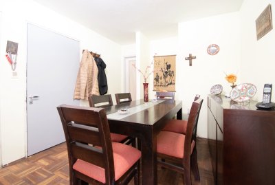 VENTA APARTAMENTO 2 DORMITORIOS EN POCITOS, GARAJE Y TERRAZAS 
