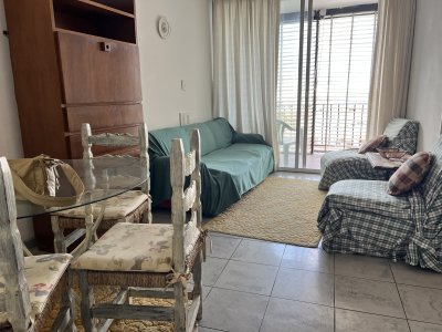 EN EMBLEMÁTICO EDIFICIO DE LA PENÍNSULA, 2 DORMITORIOS Y 2 BAÑOS 