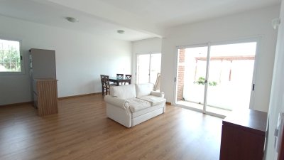 Apartamento 2 dormitorios, 2 baños, Pinares Punta del Este - Venta frente al mar 