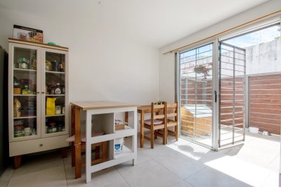 Venta apartamento un dormitorio con renta en la Blanqueada  