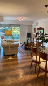 Apartamento en venta de 2 dormitorios sobre Roosevelt, zona Cantegril 