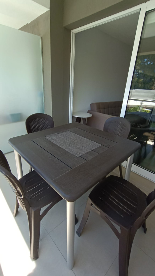 Venta  Punta del Este 2 Dormitorios Terraza Propia con Parrillero