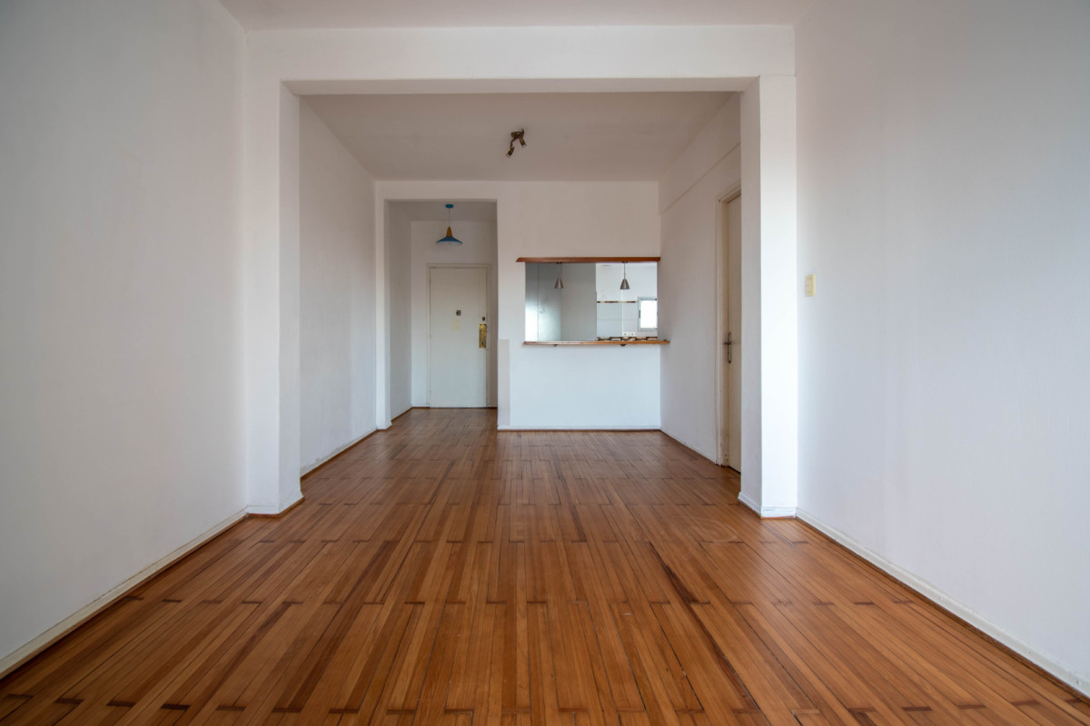 Venta apartamento Tres Dormitorios con balcones y terraza en Cordón