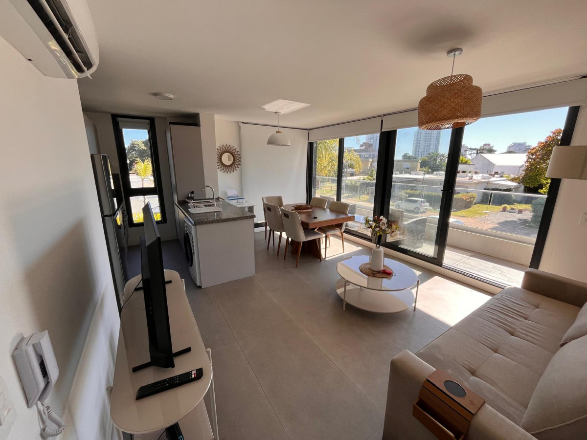 Apartamento en venta, 2 dormitorios - AIDY GRILL - Punta del Este 