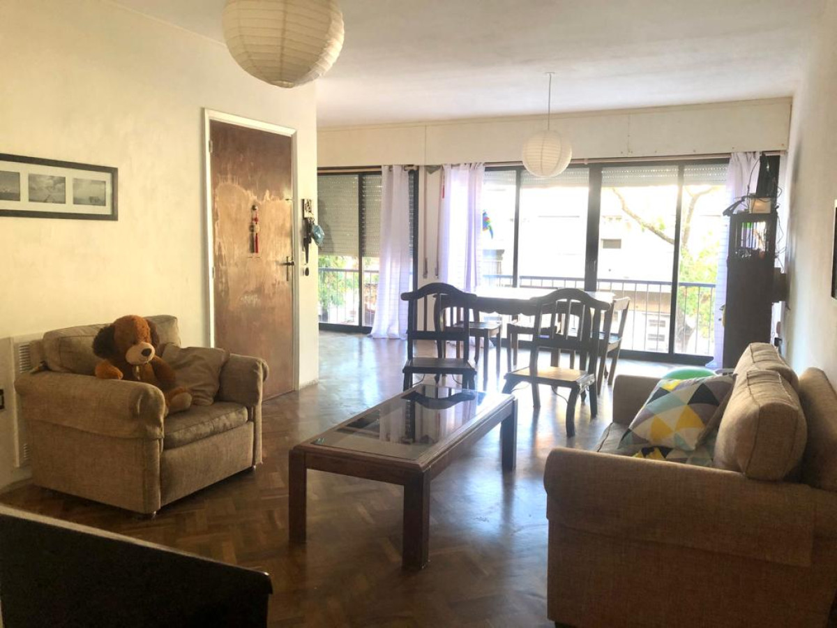 Alquiler apartamento 3 dormitorios, 2 baños Estufa a leña en Pocitos
