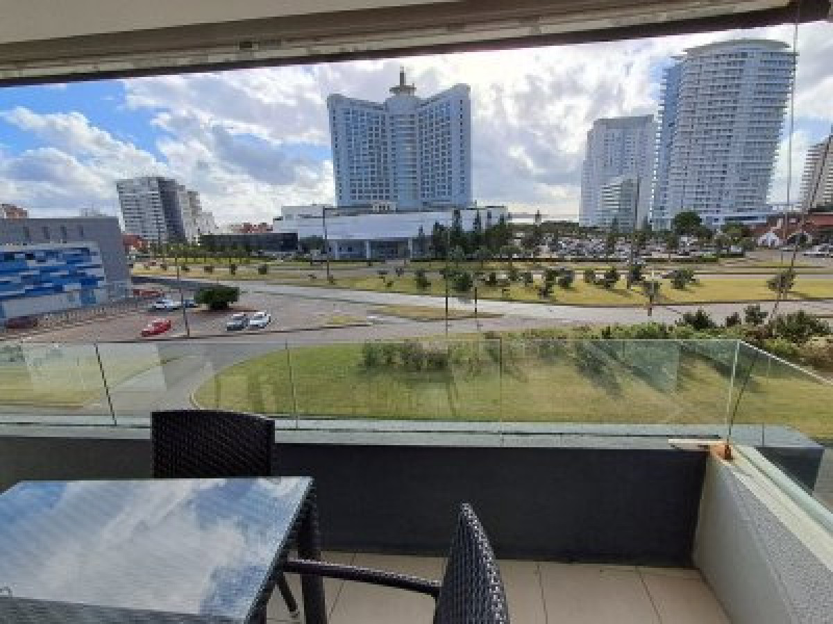 Muy buen apartamento mansa 3 dormitorios en alquiler INVERNAL