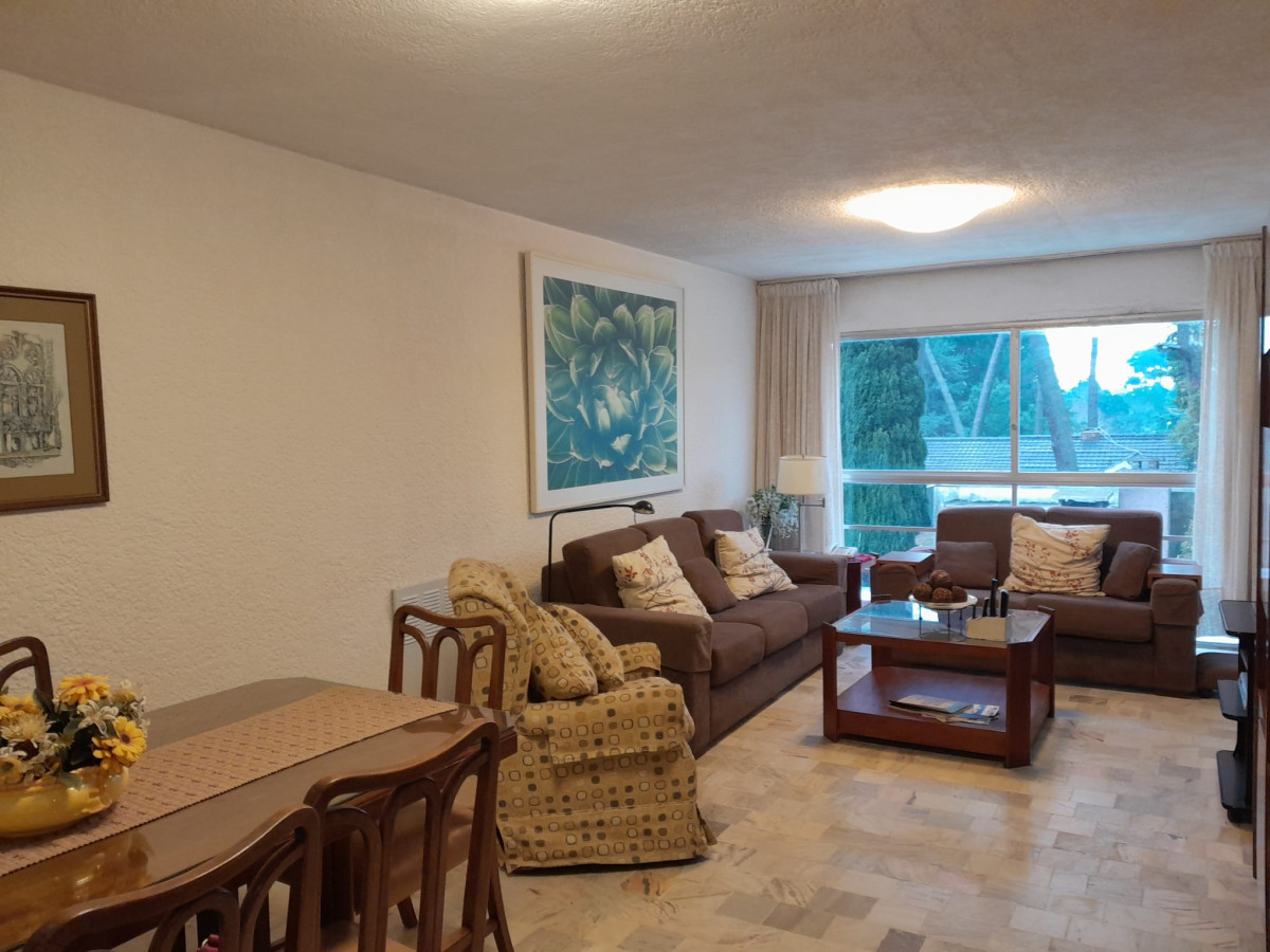 Apartamento en venta, 3 dormitorios y 2 baños sobre Roosevelt
