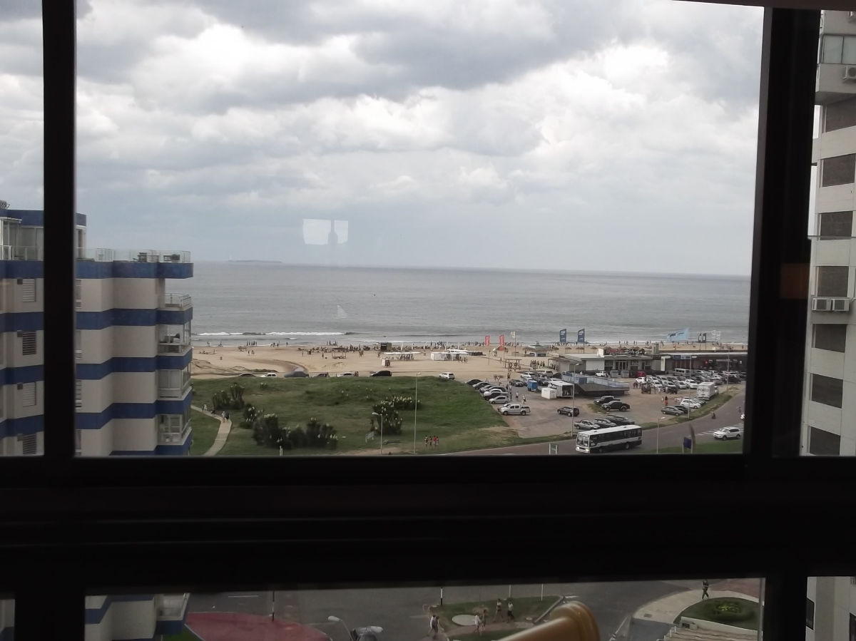 Excepcional apartamento, con amplia vista.