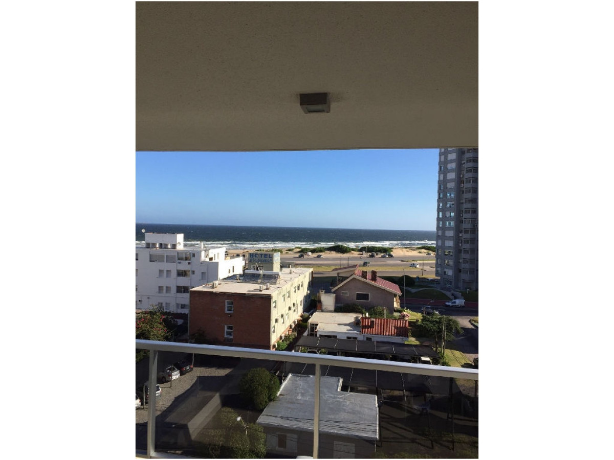 Apartamento en Venta - Brava - Vista al Mar - 2 dormitorios