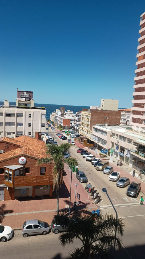 Apartamento en torre de categoría en Península