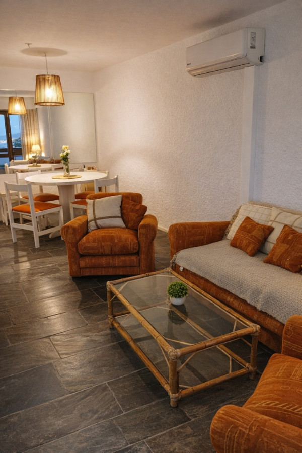 Apartamento en venta, 2 dormitorios frente al mar - Punta del Este 