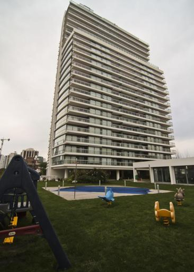 TORRE ONIX APARTAMENTO DE 2 DORMITORIOS EN SUITE, BALCON, GARAGE