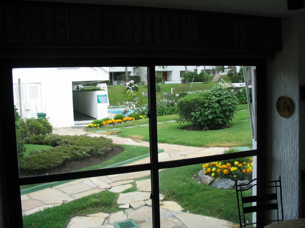 ROSSEVELT APTO TIPO DUPLEX PB CON PARRILLERO PROPIO 