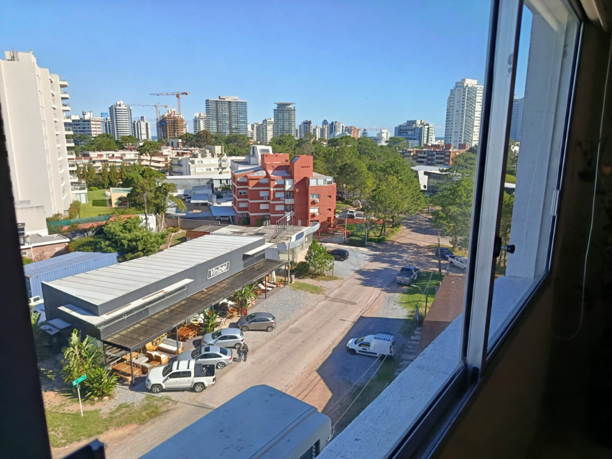 VENDE apartamento en Punta del Este