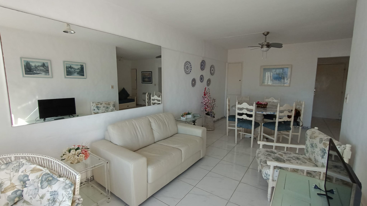 VENTA APARTAMENTO PENINSULA - PUNTA DEL ESTE CON SERVICIOS