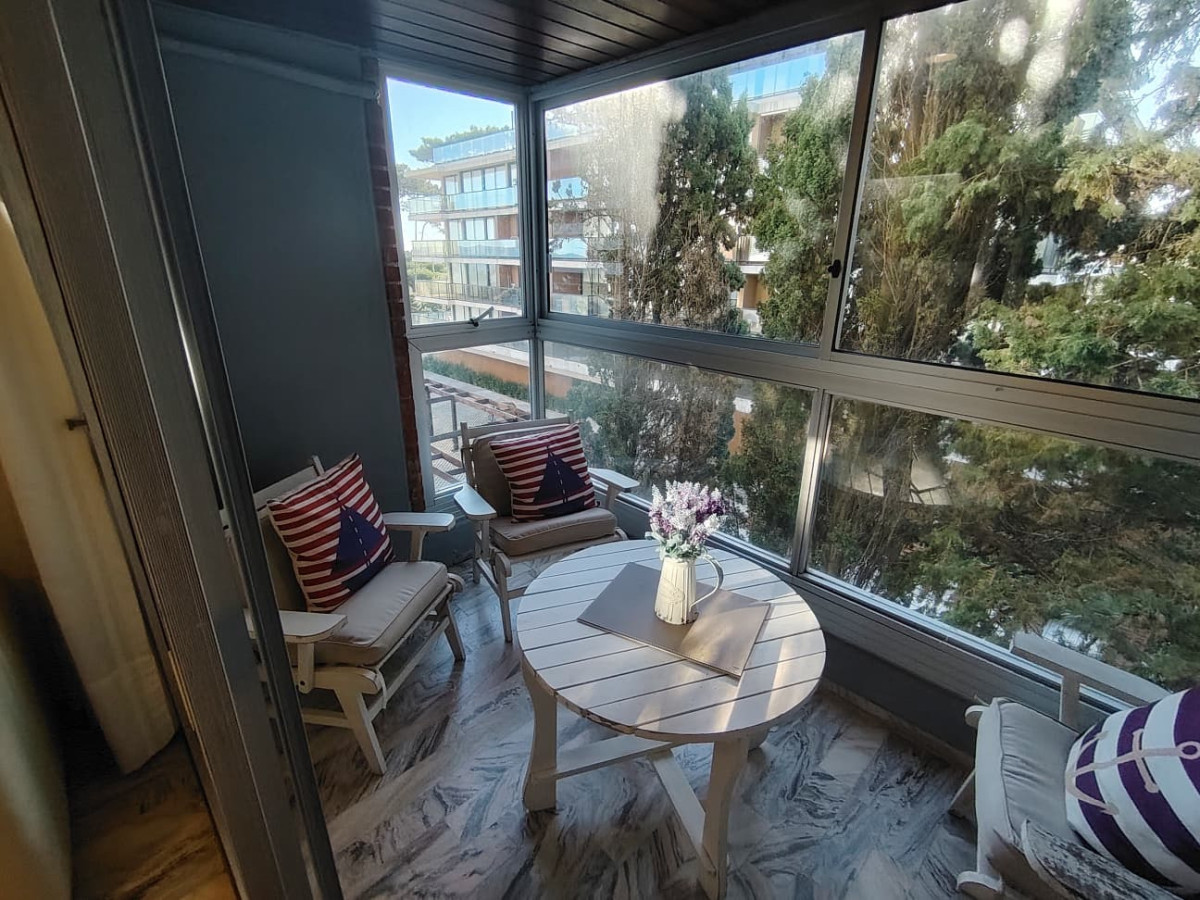 Apartamento a la venta  3 Dormitorios  Mansa Primera Línea