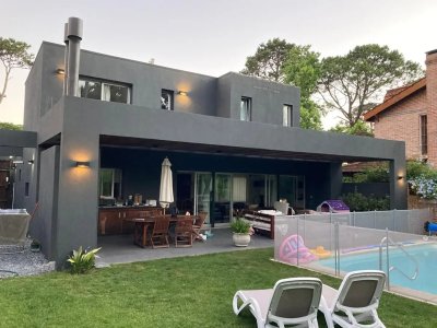 Casa 3 dormitorios en suite - Mansa