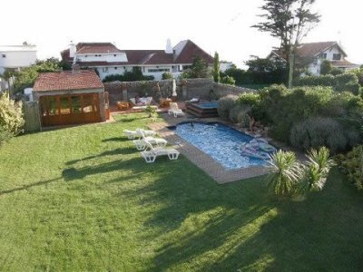 Casa en Pinares 3 Dormitorios + Dependencia - Piscina - Punta del Este 