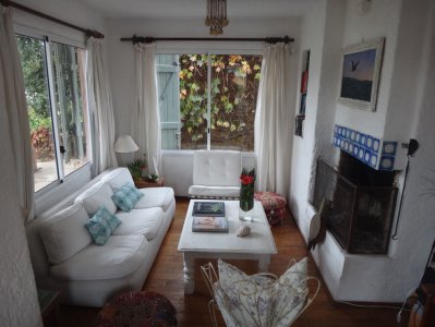 Casa en Venta - 5 Dormitorios + Dependencia - La Barra  - 150mts del Mar 