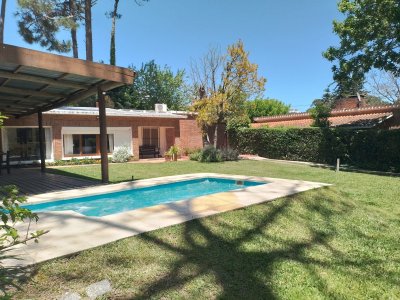 CASA EN SAN RAFAEL CON PISCINA 