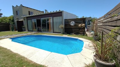 Casa en Balneario Buenos Aires, 4 dormitorios  