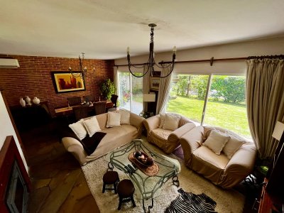 CASA EN ALQUILER ZONA MANSA 3 DORMITORIOS 