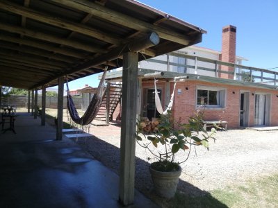 Casa en Balneario Buenos Aires, 4 dormitorios * 