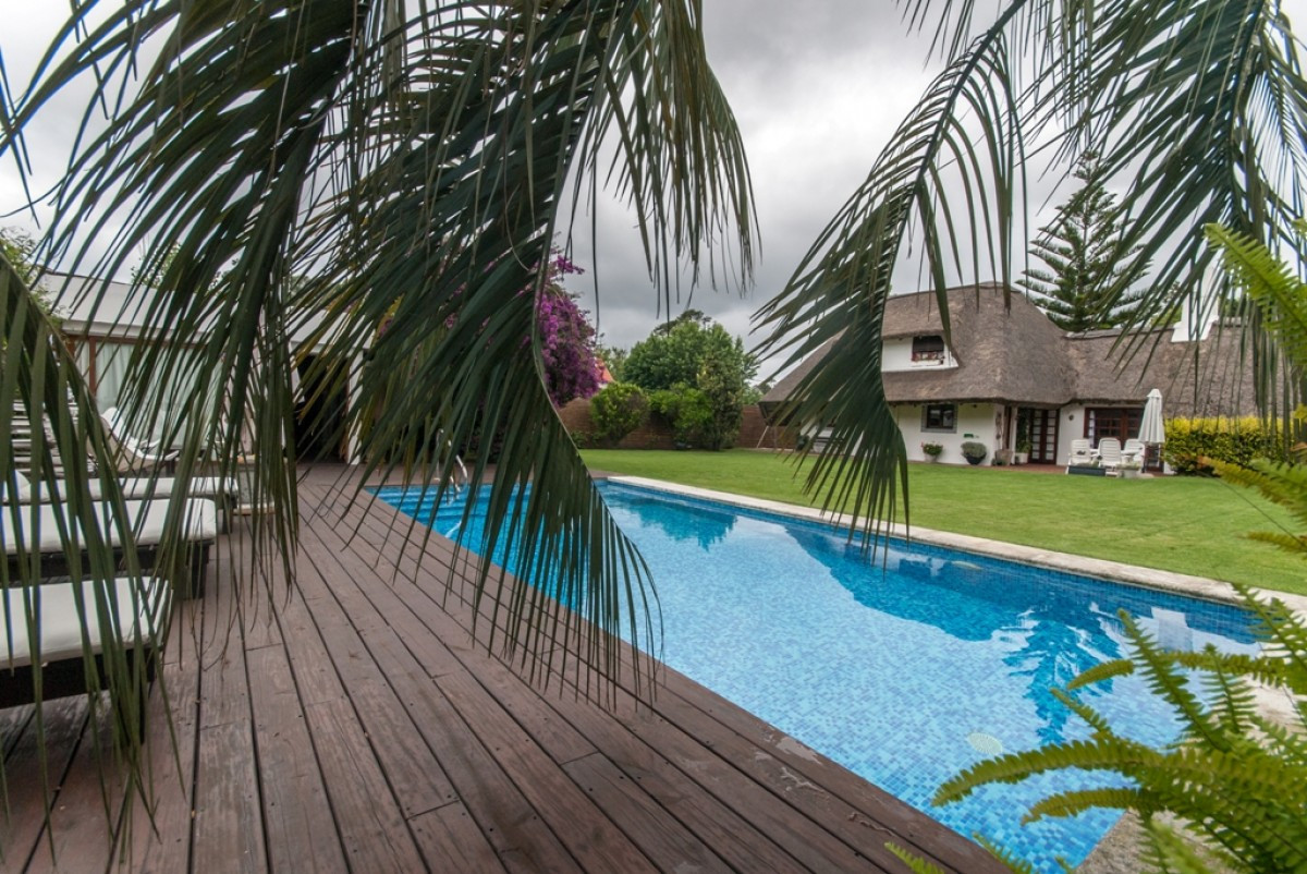 PINARES EXCELENTE CASA EN TERRENO DE 1050 m2