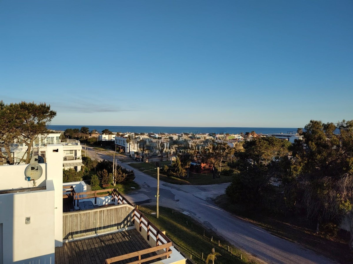 VENTA CASA EN MANANTIALES 3 DORMITORIOS 