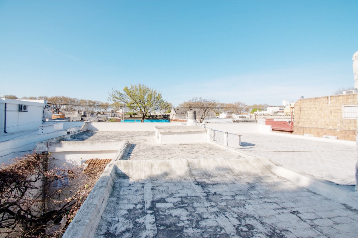 Venta casa con apartamento 4 dormitorios en Buceo