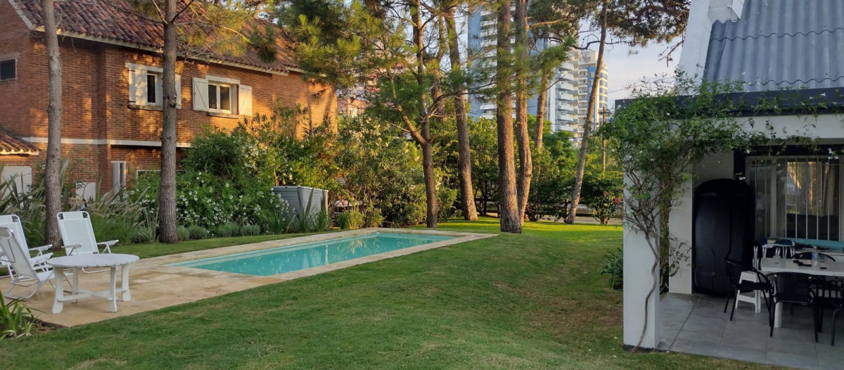 CASA A LA VENTA ZONA BRAVA A METROS DEL MAR ALQUILO VENDO
