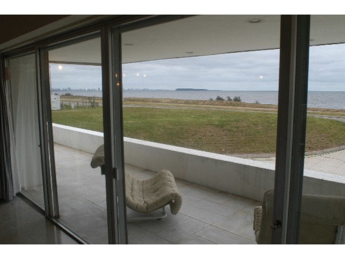 FRENTE AL MAR EXCELENTE VISTA- MUY BUENA CASA MUY BIEN EQUIPADA.