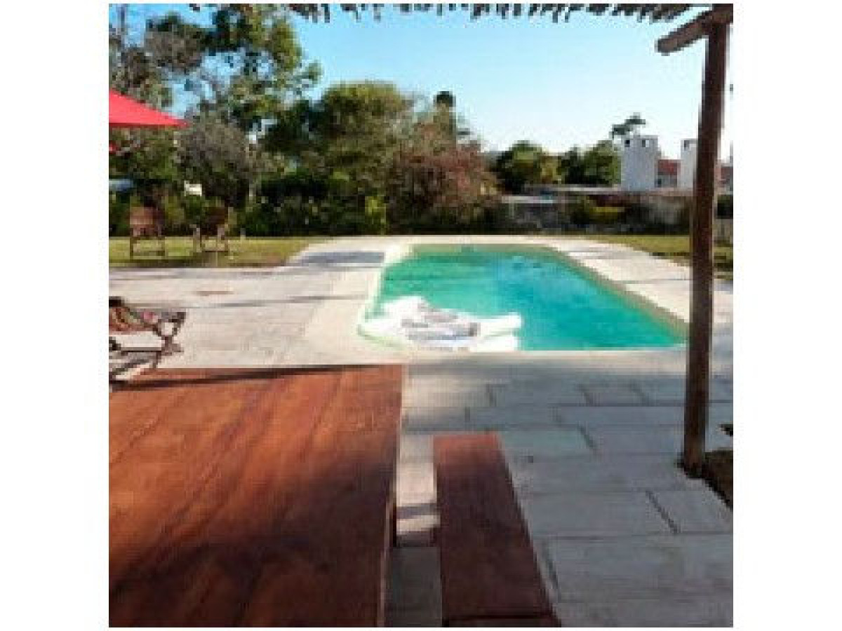 ESPECTACULAR RESIDENCIA EN PINARES 