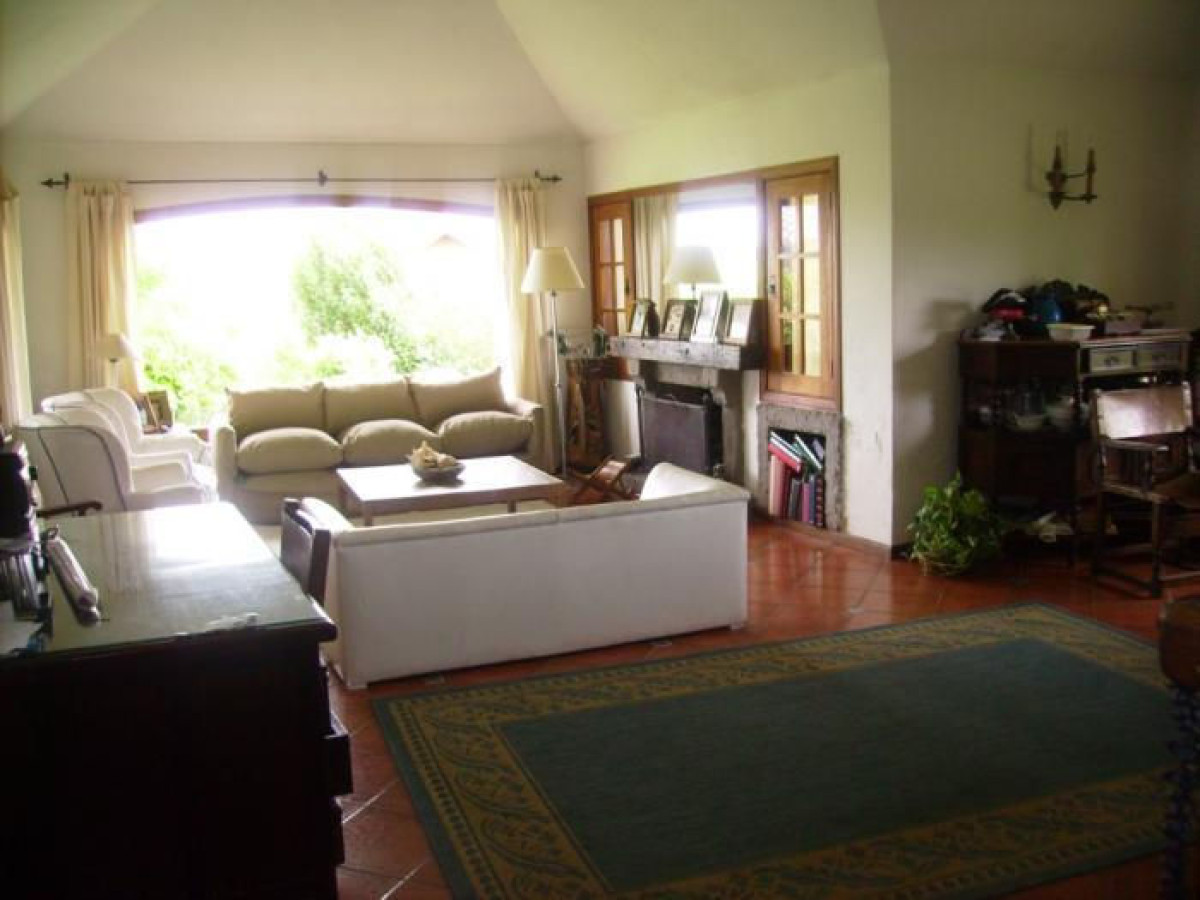 Casa en Pinares, 4 dormitorios *