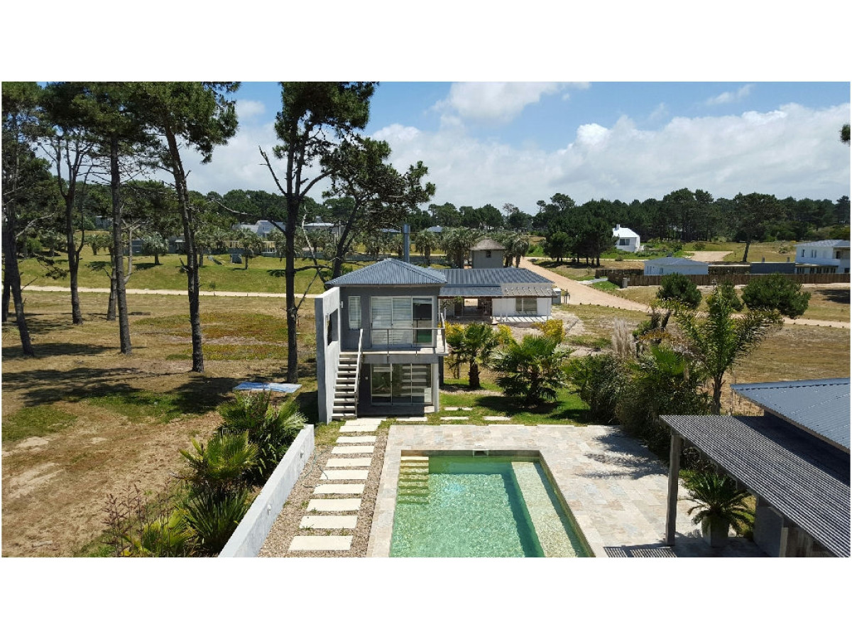 JOSE IGNACIO - CASA A LA VENTA - EXCELENTE PROPIEDAD