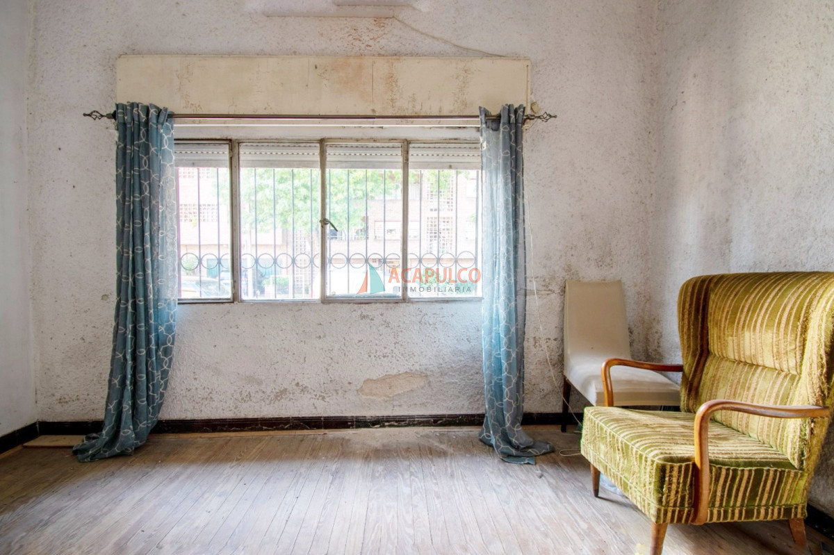 Venta Casa Pocitos Nuevo 2 dormitorios a RECICLAR