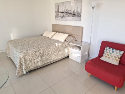 Alquiler anual, amplio monoambiente, vista, amenities, Punta del Este
