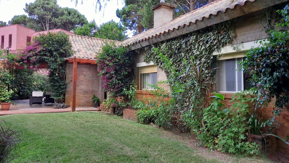 Alquiler de verano, casa, 3 dormitorios, Club del Lago, Punta Ballena