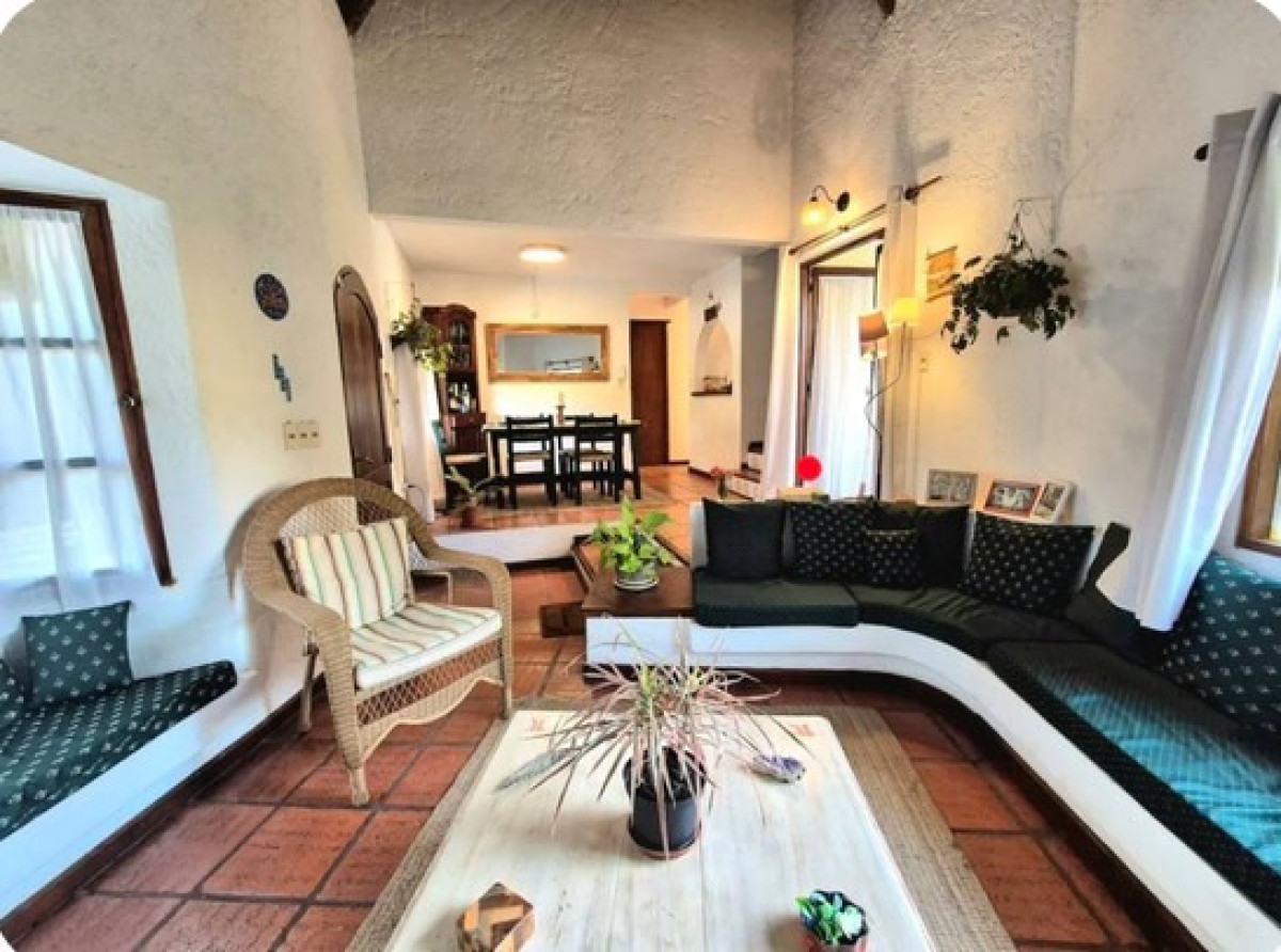 Alquiler de Verano, 3 dormitorios, piscina climatizada, Pinares, Punta del Este